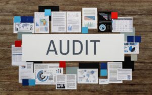 5 technology tools that all internal auditors should be using, including audit management, data analytics, continuous monitoring, and risk assessment.